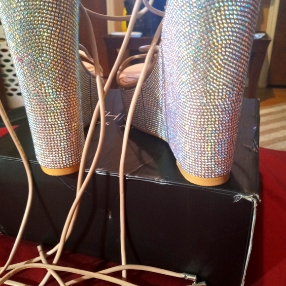 Fashion Nova Shinning Bright Rhinestone Wedge's Nude Size Alist US 10 EUR 41.5 - Picture 6 of 9